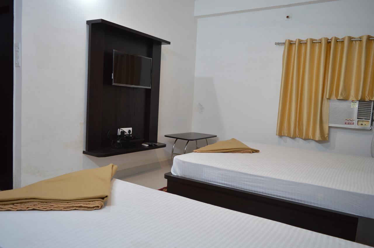 Nagina Palace Hotel Bodh Gaya Esterno foto